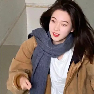 严肃的男人